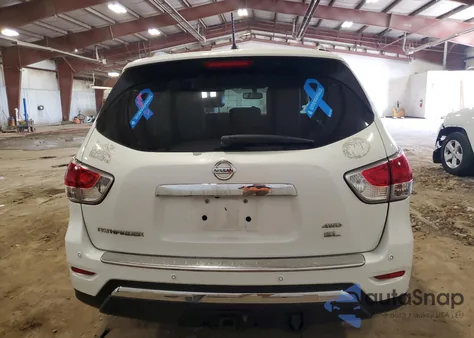 2014 Nissan Pathfinder S z USA, uszkodzony, nr VIN 5N1AR2MM5EC711892